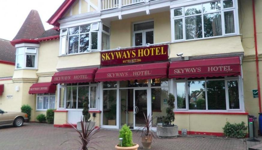 Skyways Hotel Slough Bagian luar foto